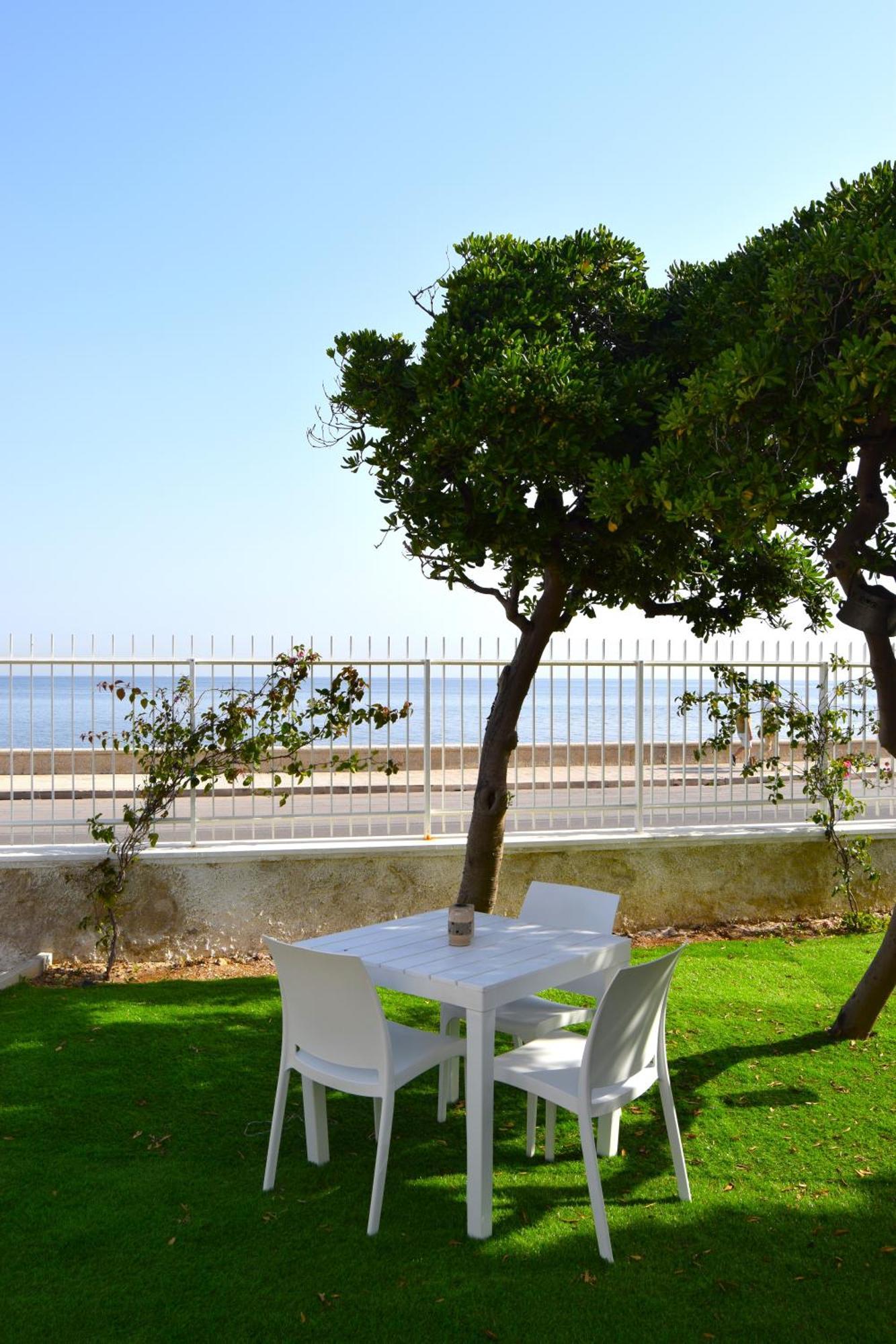 12 Passi Dal Mare Hotel Bari Exterior photo